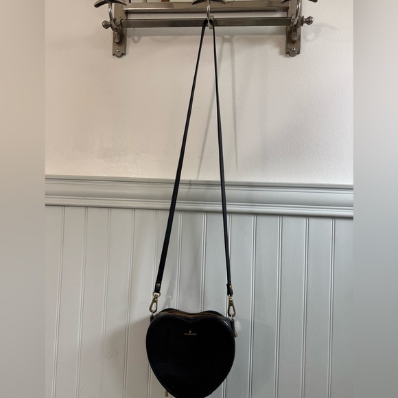 ORA DELPHINE Black Pebbled Leather Crossbody Heart Bag - Picture 3 of 6